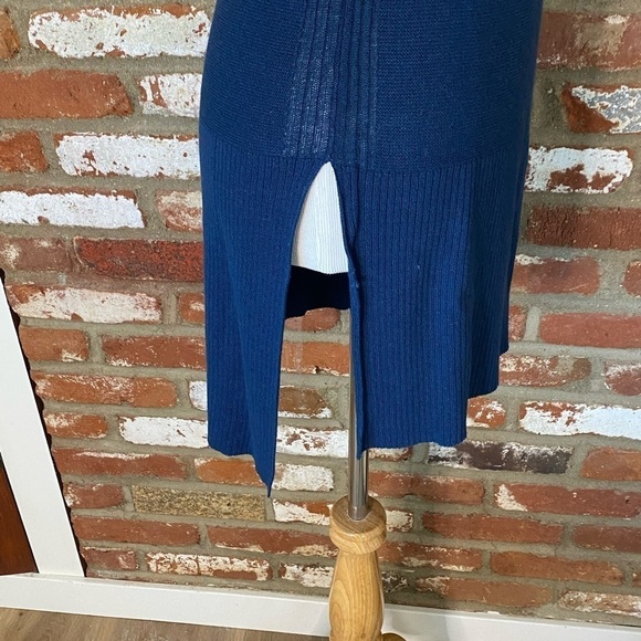 Free People the Andi Long Sleeve Criss Cross sweater in blue size small - Picture 4 of 9